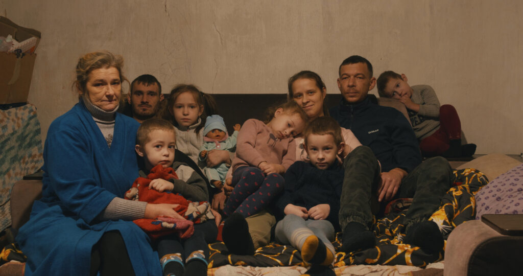Sakhatsky family in their house in Kurakhove. © Anton Yaremchuk